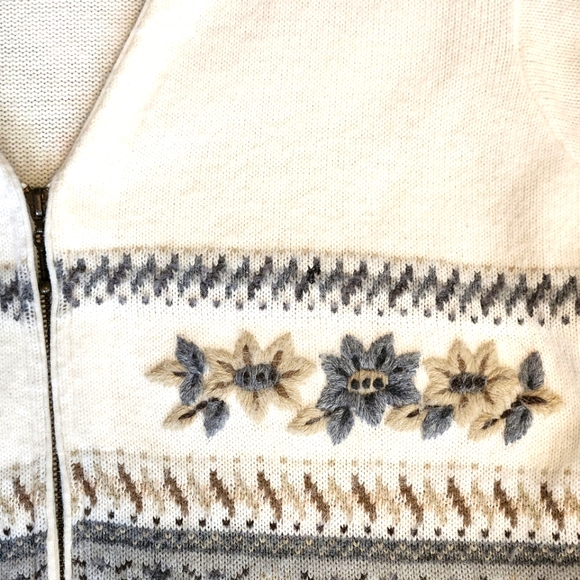 Vintage Alfred Dunner Embroidered Knit Cardigan - Picture 3 of 4